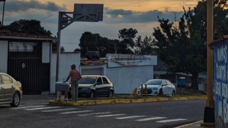 Muestra socioeconómica en San Cristóbal refleja alta incidencia de pluriempleo y trabajo por cuenta propia