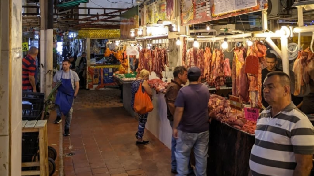 Encuesta en San Cristóbal registra ajustes en salud y alimentación ante presiones presupuestarias